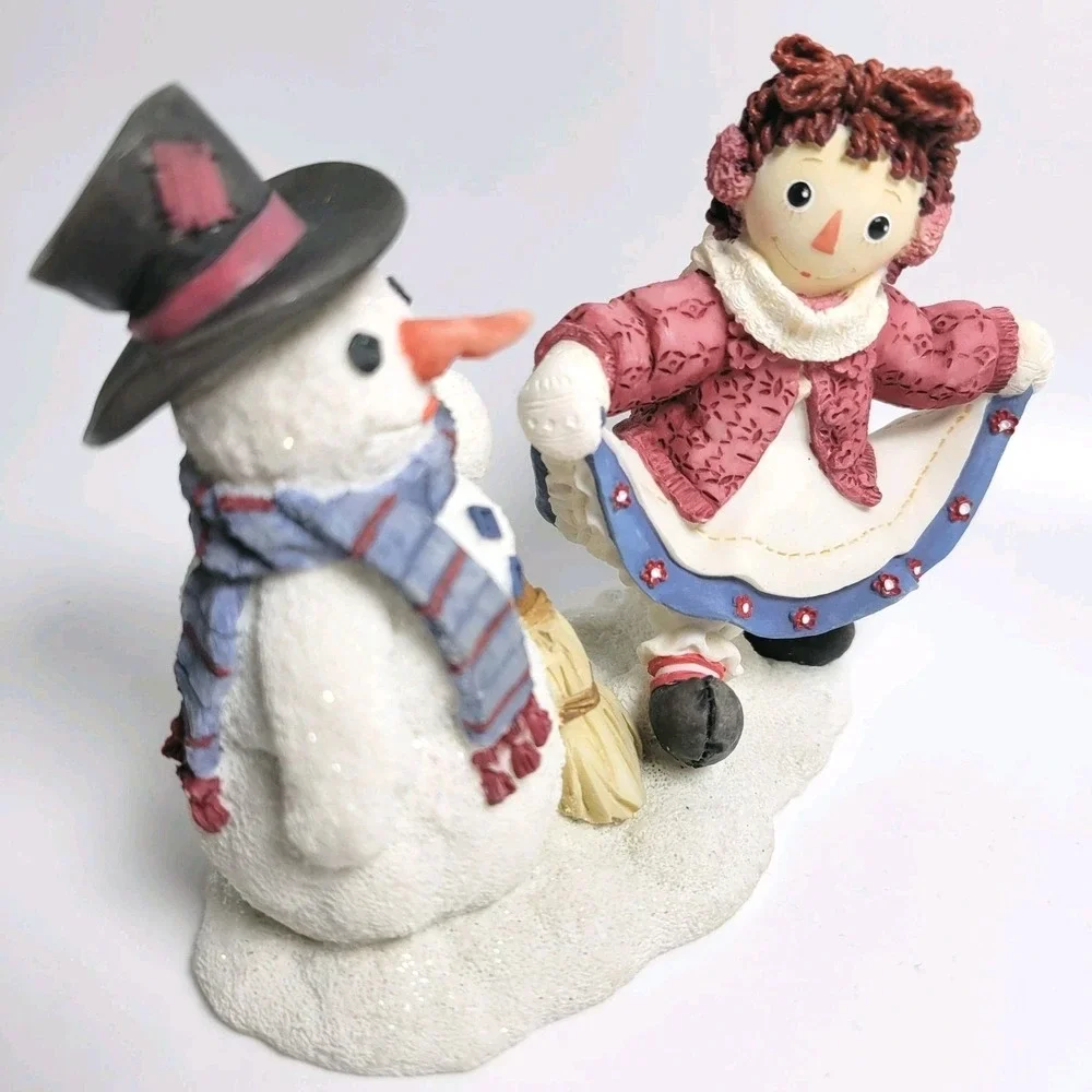 Enesco Raggedy Ann Snowman Figurine‎ Friends Forever Winter Christmas Decor